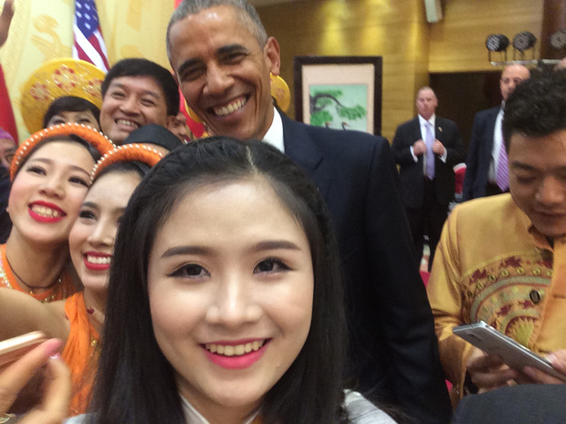 Hoàng Hậu Phương Đông: Từ cô bạn có cái tên lạ đến nữ sinh tài năng được bắt tay cựu tổng thống Mỹ Obama - Ảnh 8.