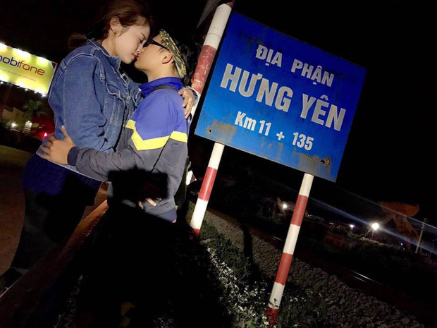 Cặp đôi hôn nhau trên từng cây số: Đi xuyên Việt, đến đâu cũng chỉ chụp đúng 1 kiểu ảnh - Ảnh 6.