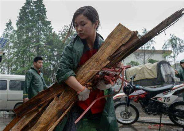  Cuộc đời đầy bão giông của vũ công xinh đẹp: Mất con, bị cưa chân, còn bị chồng bỏ rơi - Ảnh 6.