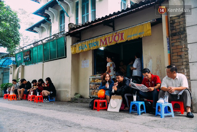 Sữa tươi Mười vào sáng tinh mơ và câu chuyện 20 năm gây thương nhớ của những cô chủ quán dễ thương nhất Sài Gòn - Ảnh 6.