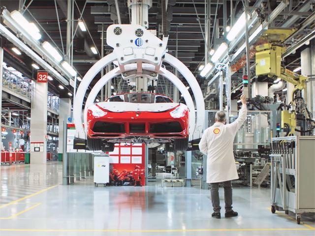 Ferrari truyền đam mê cho cả robot lắp ráp - Ảnh 6.