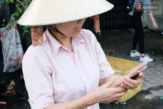 Từ tấm biển 10 năm của chị bán hàng rong Sài Gòn đến trào lưu Vịt lộn vịt dữa cút lộn làm mưa làm gió - Ảnh 7.