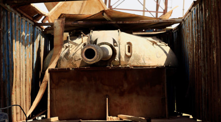 Mục sở thị những chiếc “xe bọc thép” tự chế kỳ dị của IS ở Mosul - Ảnh 7.