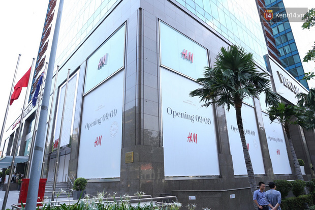 H&M Việt Nam treo biển thông báo 9/9 sẽ chính thức khai trương tại Sài Gòn - Ảnh 7.
