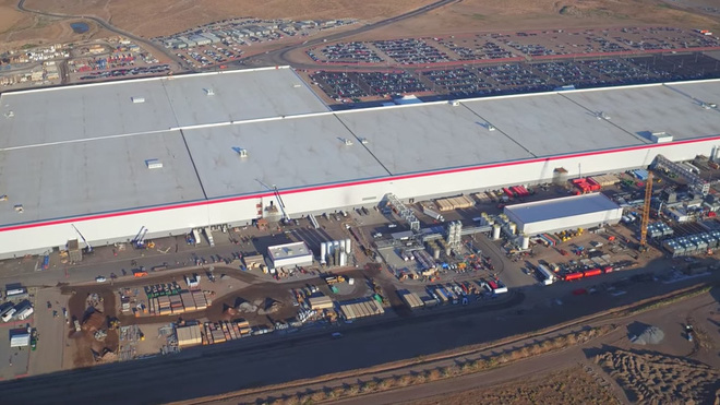 Cùng ngắm nhìn vẻ bề ngoài của siêu nhà máy khổng lồ Tesla Gigafactory rộng tới hơn 5 triệu mét vuông - Ảnh 7.