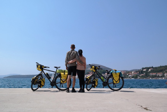 Cặp vợ chồng rong ruổi 11,000km trên xe đạp từ Hungary về Việt Nam: Hành trình trải nghiệm lòng tốt con người - Ảnh 7.