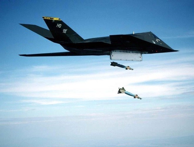 Huyền thoại F-117A Nighthawk sẽ nằm đất vĩnh viễn - Ảnh 7.