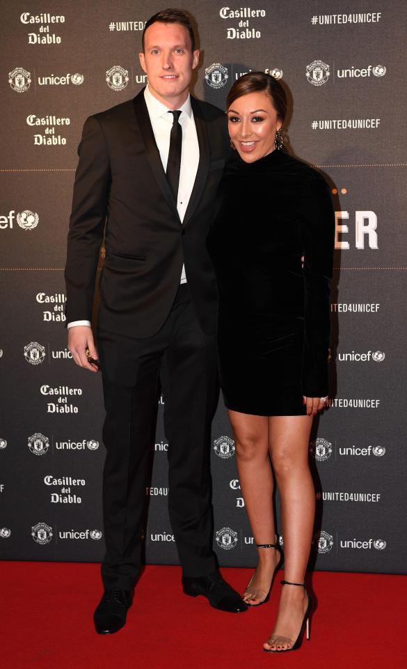 Bạn gái De Gea khoe vòng một quyến rũ trong đêm tiệc của Man Utd - Ảnh 7.