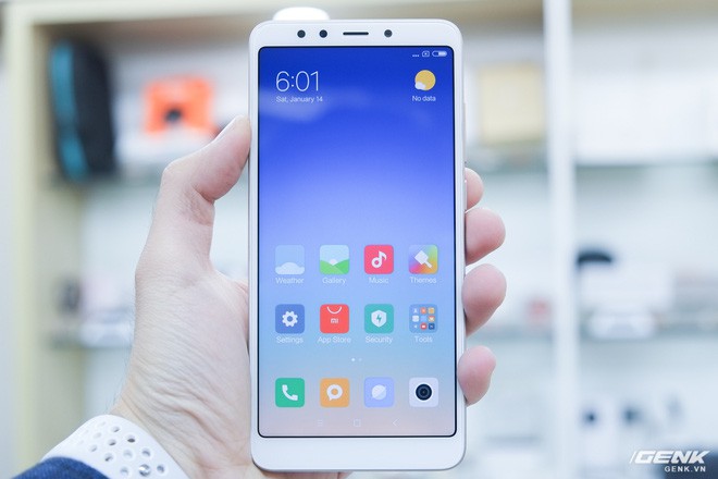 Trên tay Xiaomi Redmi 5 và Redmi 5 Plus: Bộ đôi smartphone màn hình 18:9, viền siêu mỏng rẻ nhất hiện nay - Ảnh 7.