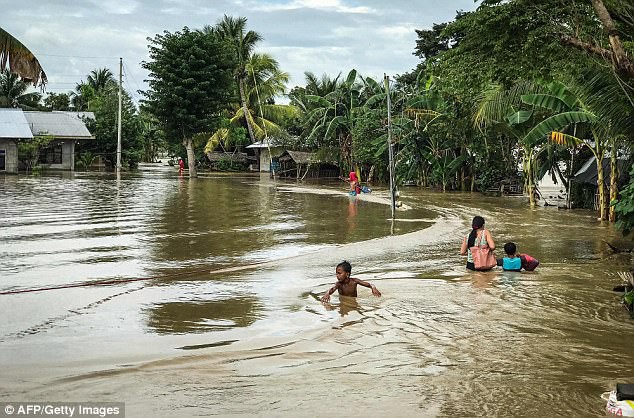 Trước khi đổ bộ vào Việt Nam, bão Tembin khiến hơn 200 người thiệt mạng và khoảng 153 người mất tích tại Philippines - Ảnh 7.