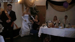 15 tai nạn đám cưới khiến cô dâu, chú rể méo mặt - Ảnh 8.