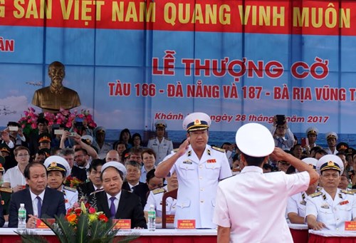 Thủ tướng dự lễ thượng cờ 2 tàu ngầm Kilo - Ảnh 8.