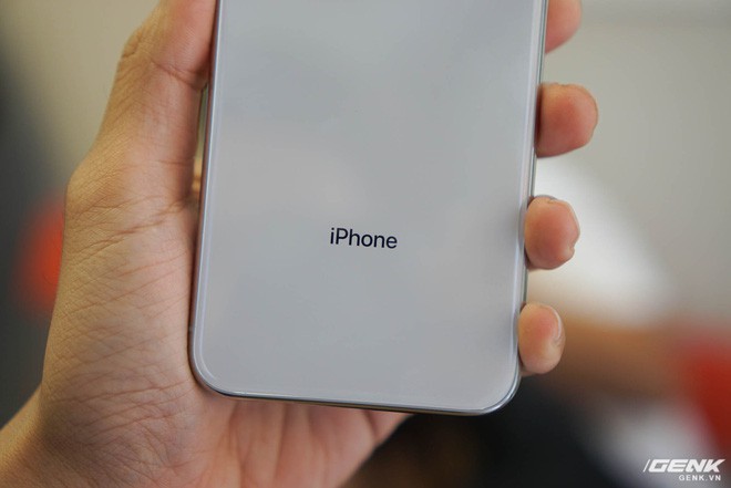 Trên tay iPhone X đầu tiên tại Việt Nam giá 68 triệu đồng - Ảnh 8.