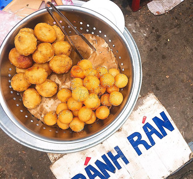  Mách bạn 4 hàng bánh rán chỉ từ 1k mà chủ hàng lúc nào cũng niềm nở, thân thiện ở Hà Nội - Ảnh 8.