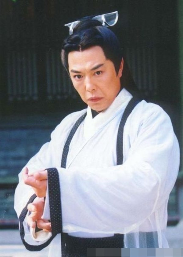 Những ngôi sao bị chỉ trích vì phá nát hình tượng mỹ nam phim Kim Dung - Ảnh 9.
