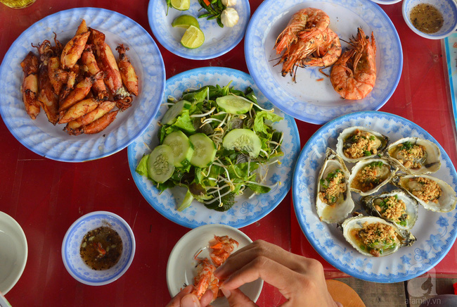  Thăm Ghềnh Đá Đĩa, thưởng thức hải sản đầm Ô Loan - 2 trải nghiệm nhất định phải làm khi ghé Phú Yên - Ảnh 9.