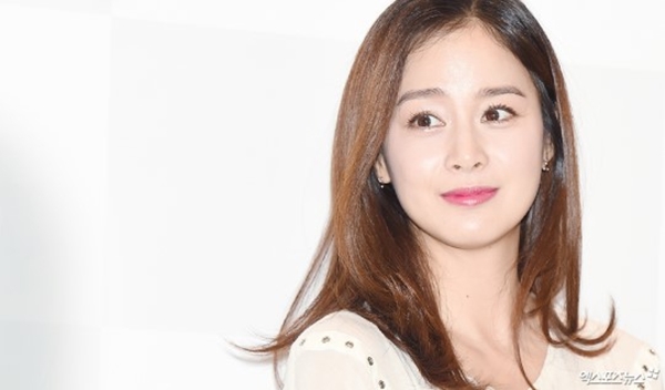 Kim Tae Hee vẫn xinh đẹp rạng rỡ dù ăn mặc giản dị giấu bụng bầu - Ảnh 9.