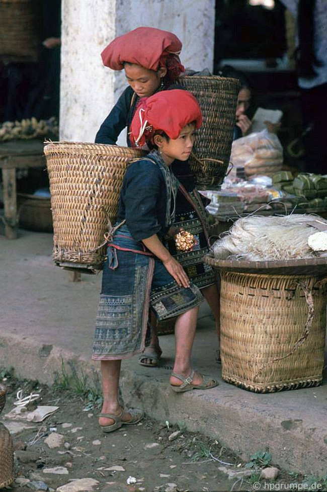 Quay ngược về 3 thập kỷ trước, lặng ngắm cổ trấn Sapa hoang sơ trong mắt nhiếp ảnh gia Tây - Ảnh 9.