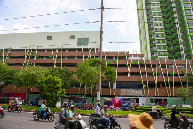 Cao ốc Thuận Kiều Plaza bỏ hoang bỗng lột xác với màu xanh lá nổi bật tại trung tâm Sài Gòn - Ảnh 9.