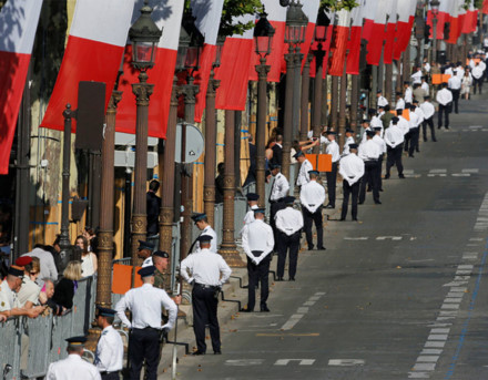 Gần 4.000 binh sĩ rầm rộ diễu binh mừng kỷ niệm 228 năm Quốc khánh Pháp - Ảnh 9.