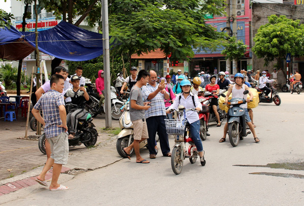 Hải Dương: Xe máy phát nổ, ba người thoát chết trong gang tấc - Ảnh 8.