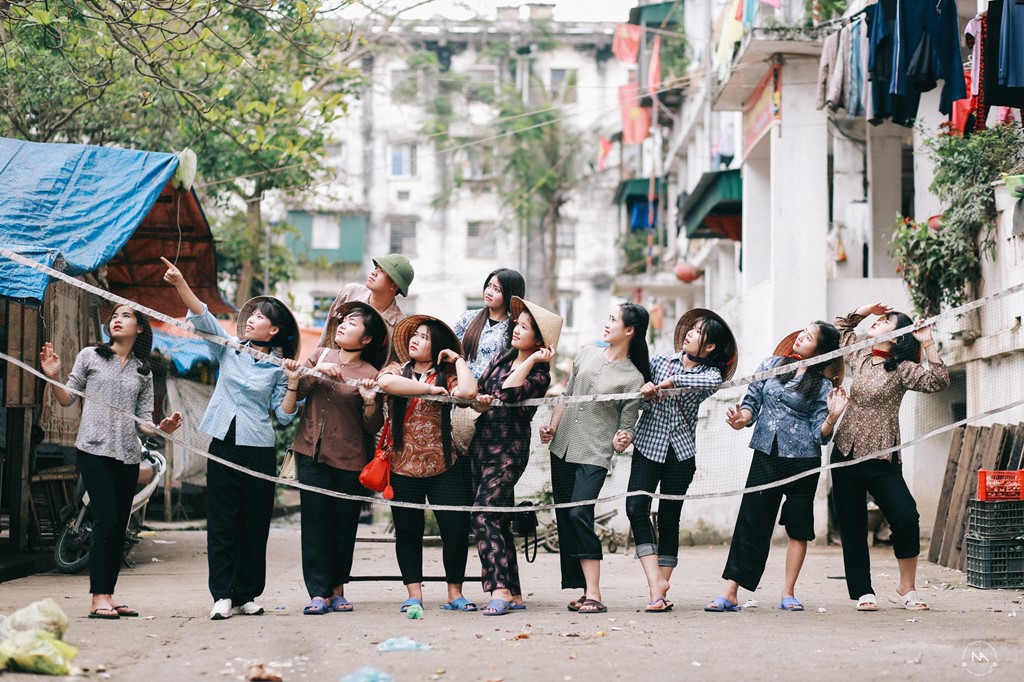 Trào lưu chụp ảnh kỷ yếu theo phong cách bao cấp làm mưa làm gió trong giới trẻ năm 2017 - Ảnh 9.