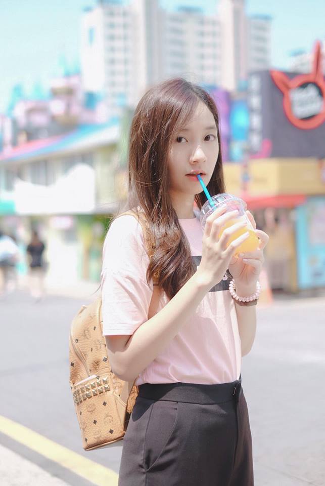 Nữ sinh Thái Lan nổi tiếng vì có gương mặt giống Yoona (SNSD) - Ảnh 10.
