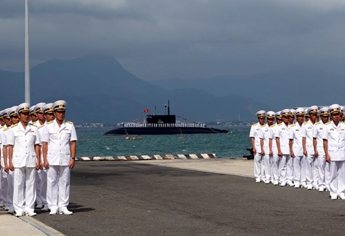 Thủ tướng dự lễ thượng cờ 2 tàu ngầm Kilo - Ảnh 10.