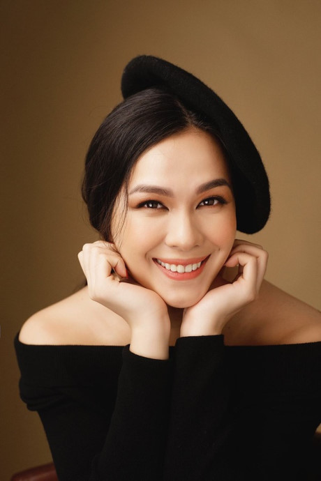 Điểm danh những tiểu thư lá ngọc cành vàng được giấu kĩ trong showbiz Việt - Ảnh 10.