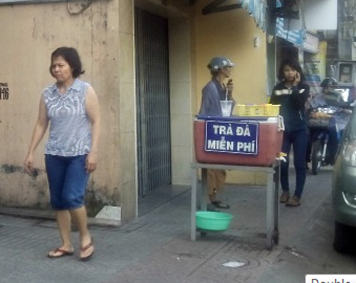 Chậu mồng tơi, bình trà đá kể về sự hào hiệp dễ thương giữa Sài Gòn phồn hoa - Ảnh 10.