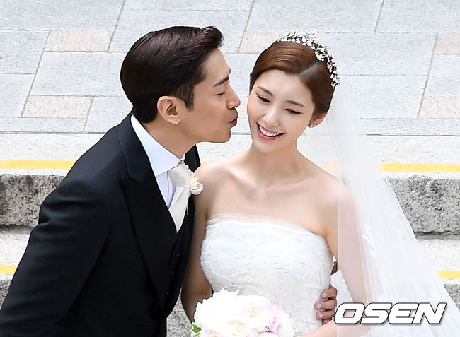 Đám cưới Eric Mun và Na Hye Mi trở thành tâm điểm vì đẹp như phim, hội tụ dàn phù rể khủng - Ảnh 10.