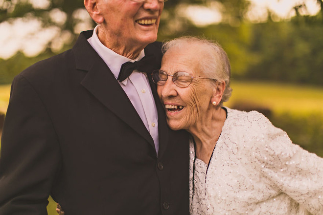 Mối tình già son sắt của cặp vợ chồng trong bộ ảnh kỉ niệm 65 năm ngày cười khiến ai cũng thầm ao ước - Ảnh 10.