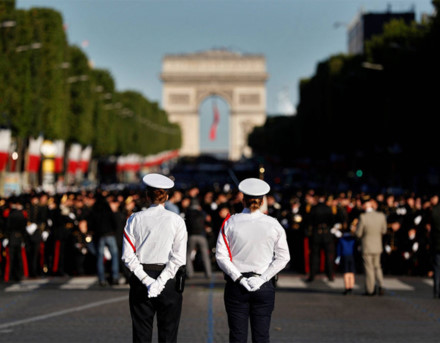 Gần 4.000 binh sĩ rầm rộ diễu binh mừng kỷ niệm 228 năm Quốc khánh Pháp - Ảnh 10.