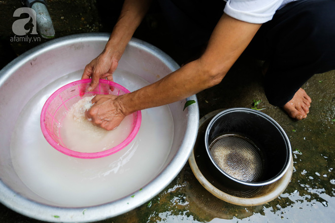  Làm gà trống nuôi con bao năm, ông Dương mù giờ thành gà ông nuôi cháu vì con gái tâm thần chửa hoang - Ảnh 10.