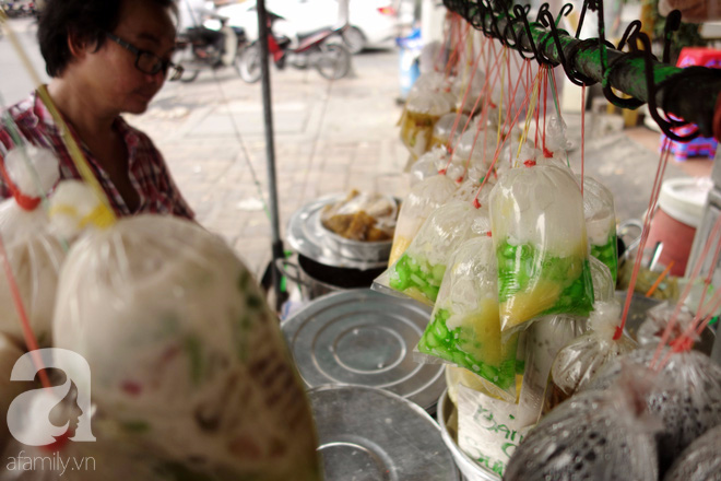  Chiều mát rượi đi ăn chè 22 món, nghe cô Lộc kể chuyện hơn 40 năm bám xe chè để trả ơn Sài Gòn - Ảnh 10.