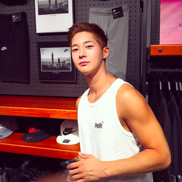 Chàng trai Hàn Quốc sở hữu mặt học sinh nhưng body phụ huynh cực thu hút - Ảnh 10.