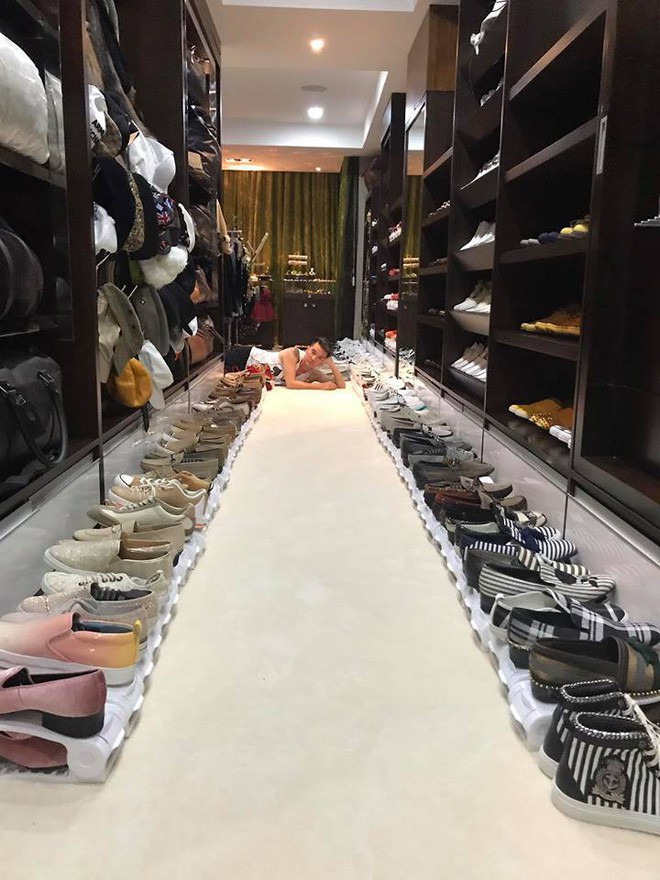 Khoe tủ đồ hàng hiệu cùng hơn 700 đôi giày bày la liệt, Đàm Vĩnh Hưng thừa nhận mắc bệnh nghiện mua sắm - Ảnh 10.