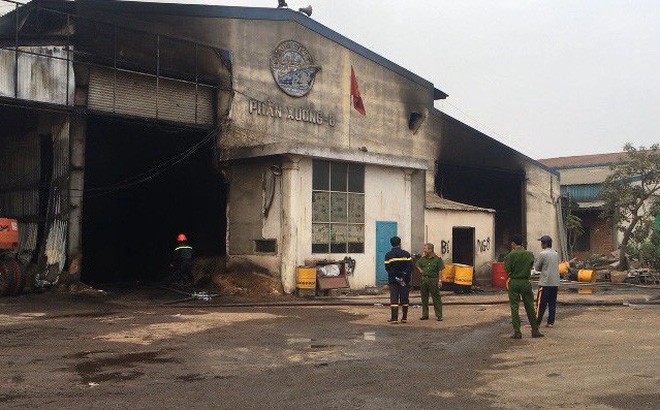 10 người kịp chạy thoát khỏi nhà xưởng cháy ngùn ngụt, 2 công nhân mắc kẹt thiệt mạng  - Ảnh 1.
