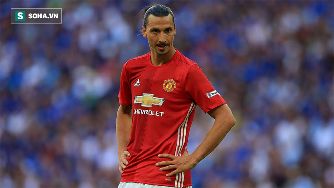 Người cha chi hàng chục triệu để cho con được nắm tay Ibrahimovic - Ảnh 1.