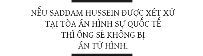 Những giây phút cuối cùng của Saddam Hussein trước khi bước lên giá treo cổ - Ảnh 8.