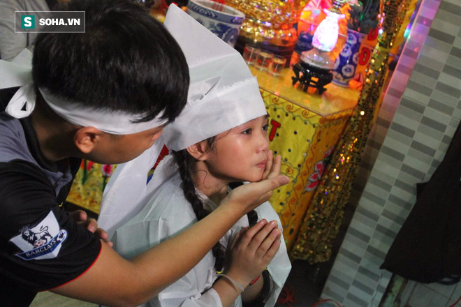 Sao Việt đau xót đến viếng nghệ sĩ Khánh Nam, con gái nuôi khóc nức nở thương cha - Ảnh 8.