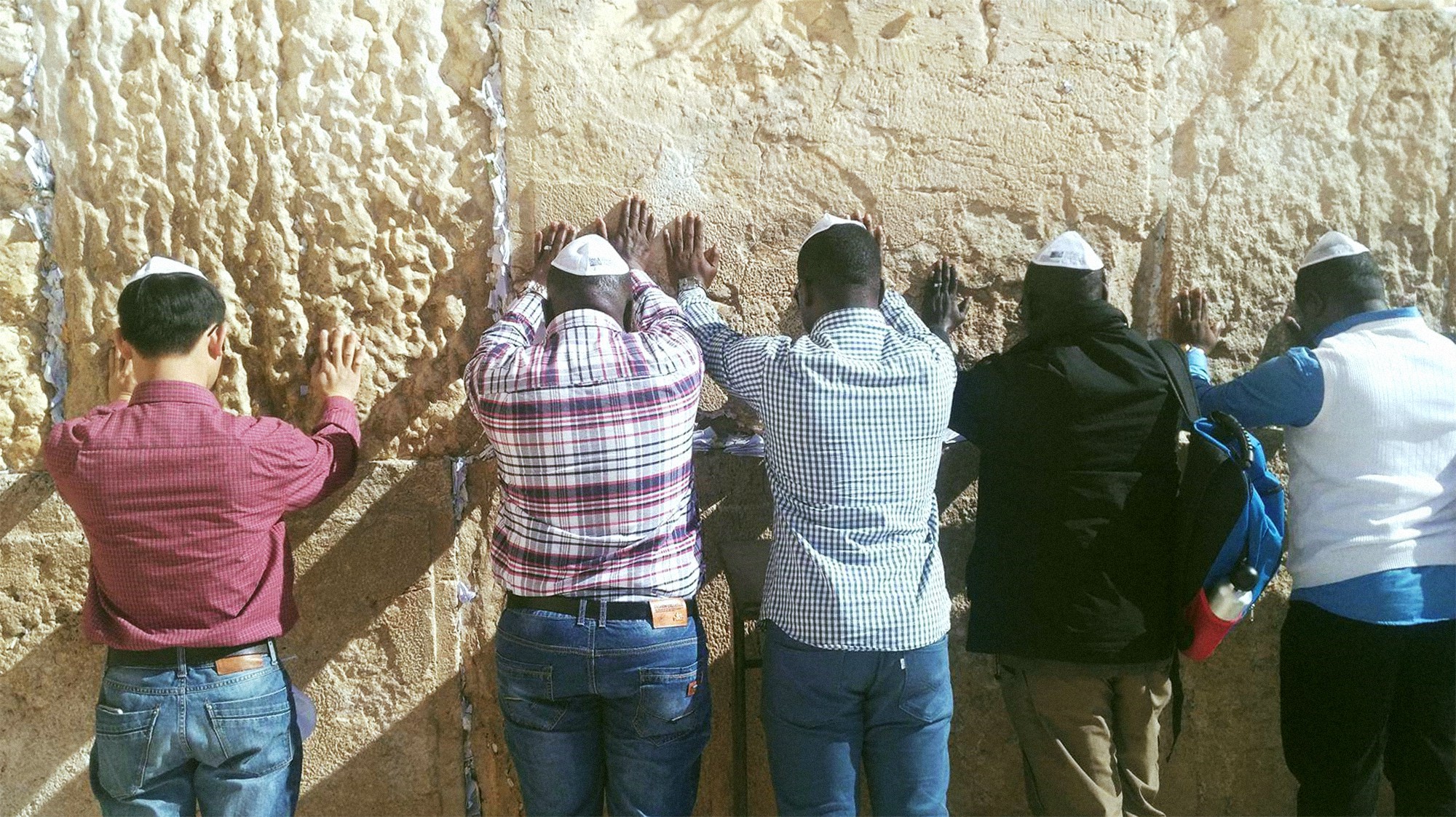 [PHOTO ESSAY] Hành trình tới thánh địa Jerusalem: Dưới chân bức tường Than Khóc - Ảnh 18.