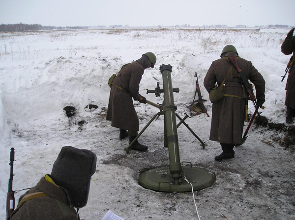 Bi hài: Được cấp súng cối 400 triệu, binh sĩ Ukraine phải ẩn nấp rồi dùng dây giật từ xa - Ảnh 2.