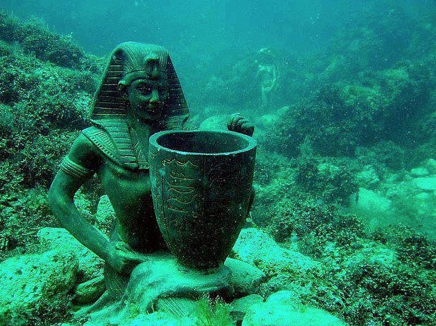 Tìm thấy thành phố cổ huyền thoại ngàn năm dưới đáy biển Ai Cập - Ảnh 4.