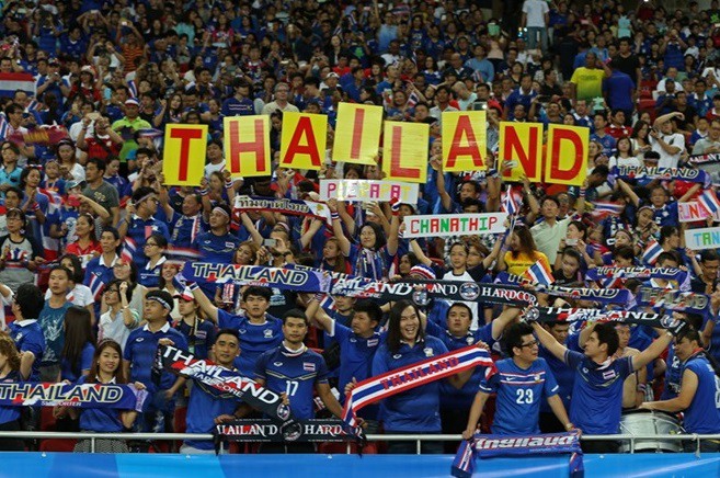 Động thái lạ của CĐV Thái Lan sau bê bối dàn xếp tỷ số khiến fan Việt phải suy ngẫm - Ảnh 1.