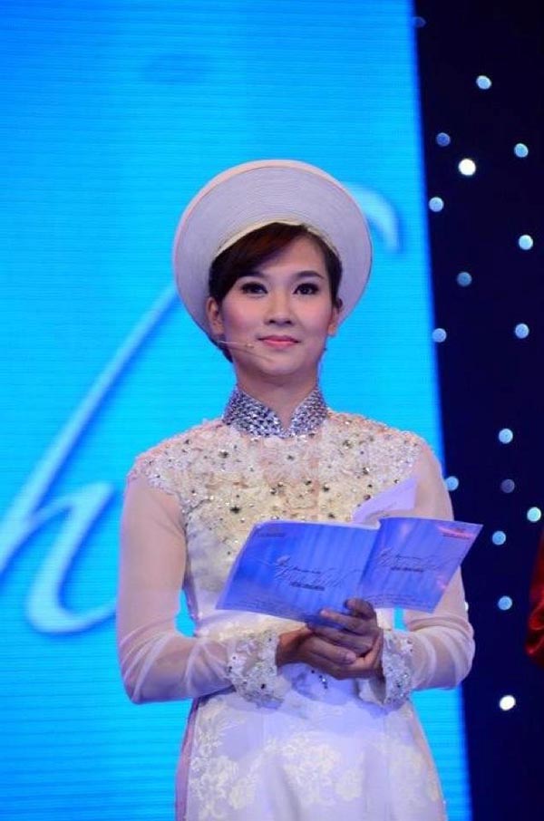 MC xinh đẹp mới dẫn Bản tinThời sự VTV gây chú ý - Ảnh 5.