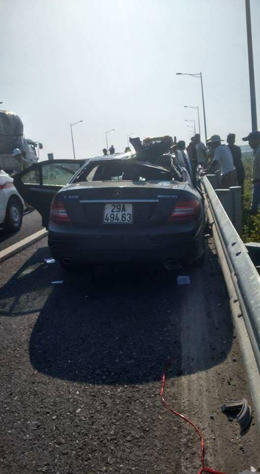 Tai nạn nghiêm trọng trên cao tốc Hà Nội - Hải Phòng, 2 người trên ô tô Mercedes tử vong - Ảnh 2.