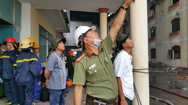 Cháy lớn tại Cần Thơ: Nói CS không chữa được gì, để cháy hoàn toàn thì khổ anh em lắm - Ảnh 2.