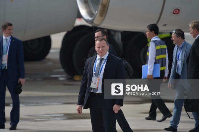 Đặc vụ Nga mang theo vali hạt nhân hộ tống Tổng thống Putin xuống sân bay Đà Nẵng - Ảnh 5.