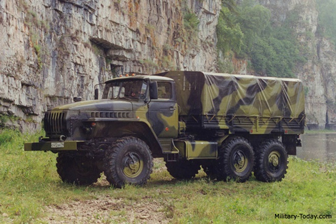 Top 10 xe tải quân sự khủng nhất thế giới - Ảnh 4.